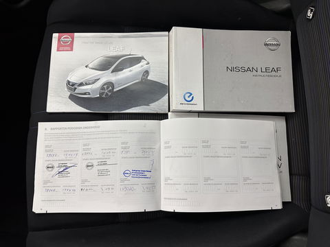 Nissan Leaf Acenta 40 kWh (INCL-BTW) Aut. *HEATPUMP | ADAPTIVE-CRUISE | KEYLESS | TOPVIEW | NAVI-FULLMAP | BLINDSPOT | DAB+ | HEATED-COMFORTSEATS | DIGI-COCKPIT | PRIVACYGLASS | 16"ALU*