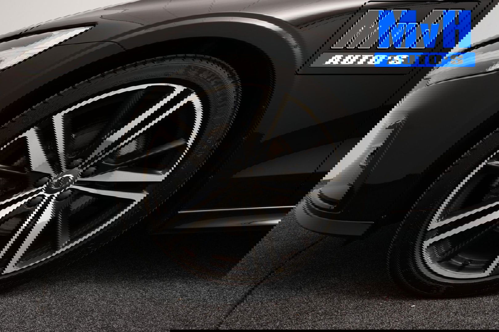 Volvo V60 2.0 B4 R-Design|PANO|H/K AUDIO|STOEL/STUUR.VERW|NAP