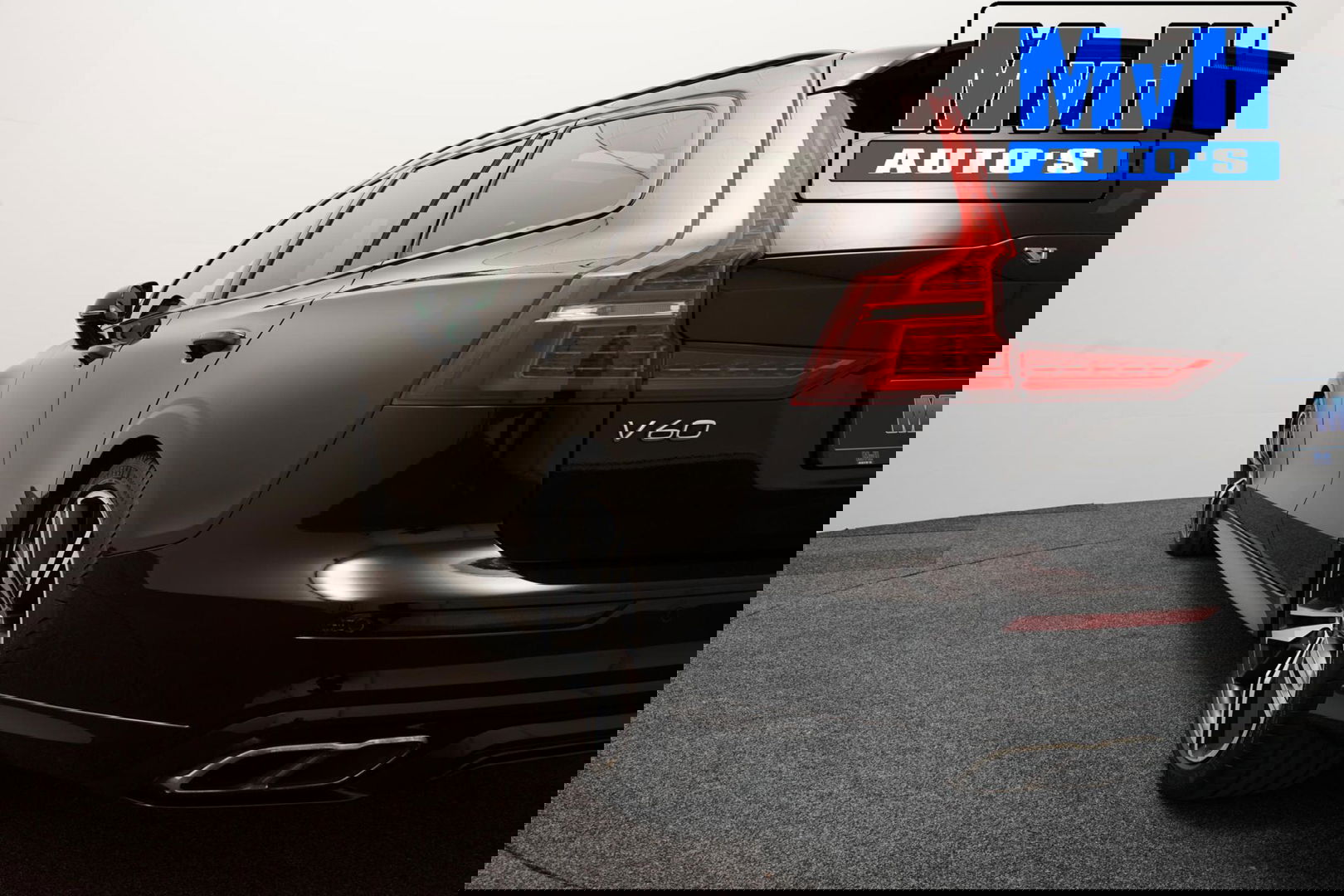 Volvo V60 2.0 B4 R-Design|PANO|H/K AUDIO|STOEL/STUUR.VERW|NAP