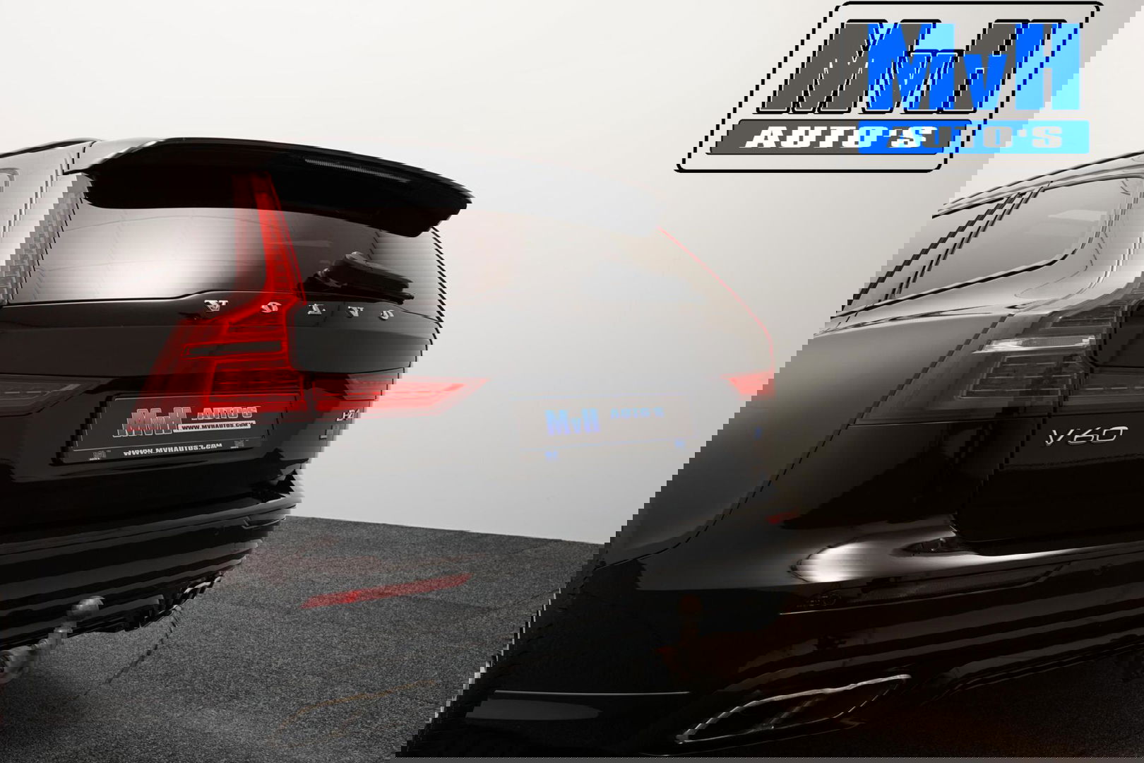 Volvo V60 2.0 B4 R-Design|PANO|H/K AUDIO|STOEL/STUUR.VERW|NAP