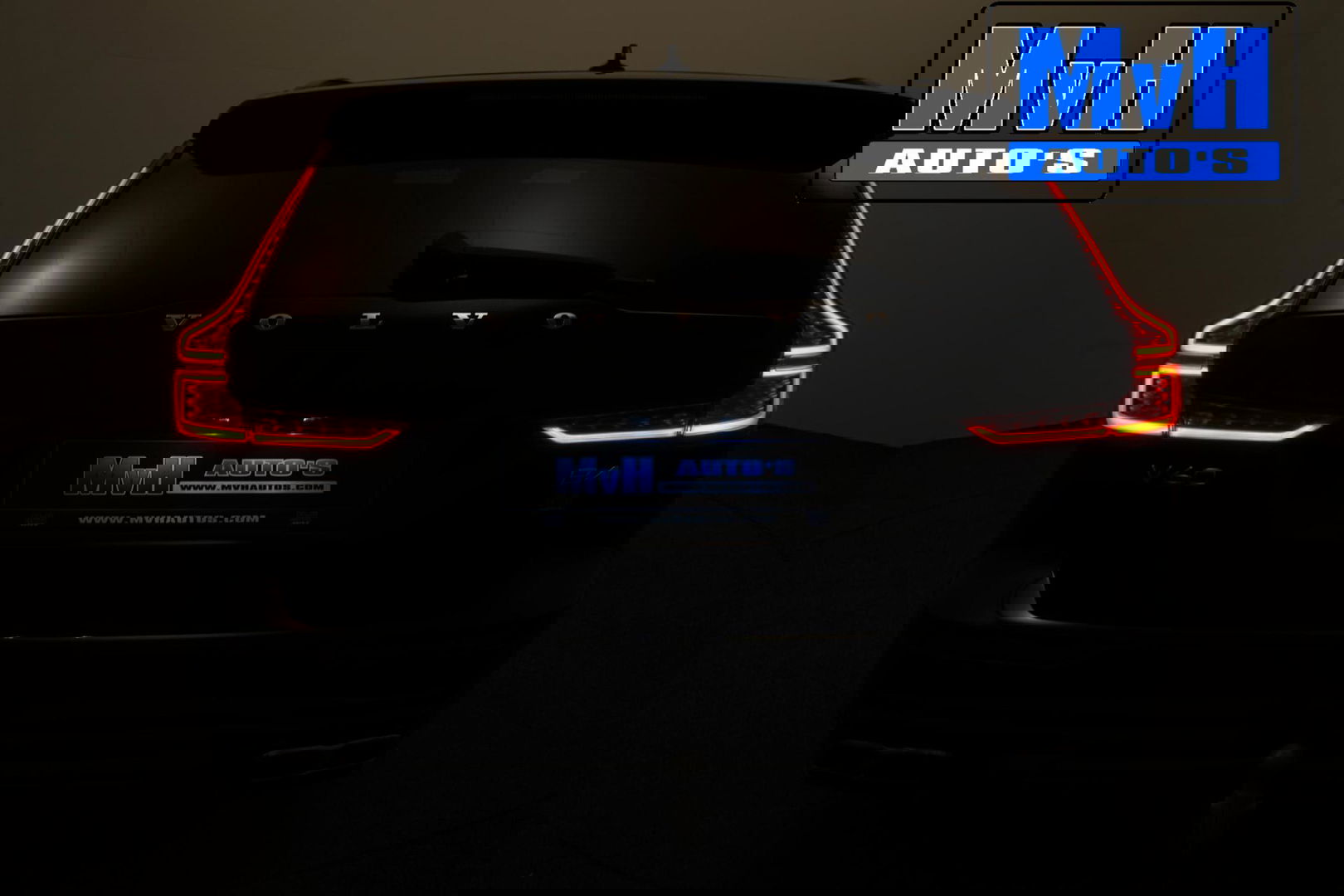 Volvo V60 2.0 B4 R-Design|PANO|H/K AUDIO|STOEL/STUUR.VERW|NAP