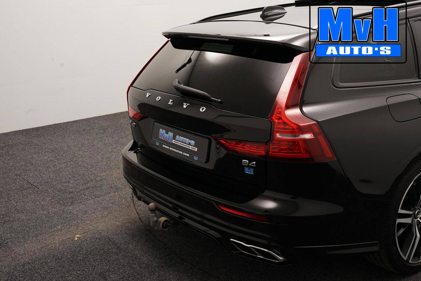 Volvo V60 2.0 B4 R-Design|PANO|H/K AUDIO|STOEL/STUUR.VERW|NAP