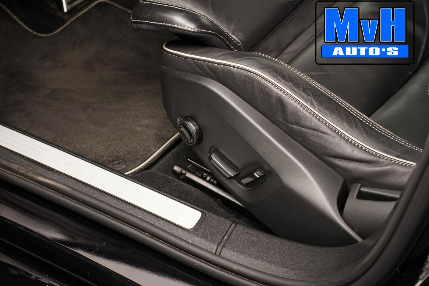 Volvo V60 2.0 B4 R-Design|PANO|H/K AUDIO|STOEL/STUUR.VERW|NAP