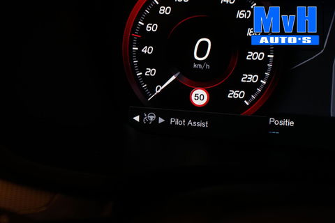 Volvo V60 2.0 B4 R-Design|PANO|H/K AUDIO|STOEL/STUUR.VERW|NAP