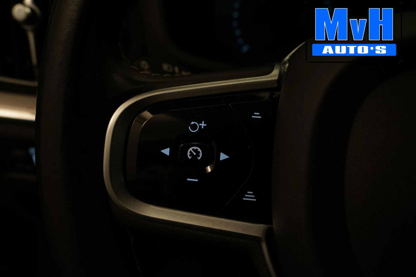 Volvo V60 2.0 B4 R-Design|PANO|H/K AUDIO|STOEL/STUUR.VERW|NAP