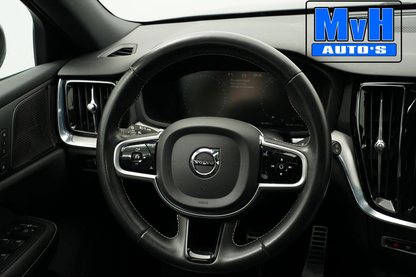 Volvo V60 2.0 B4 R-Design|PANO|H/K AUDIO|STOEL/STUUR.VERW|NAP