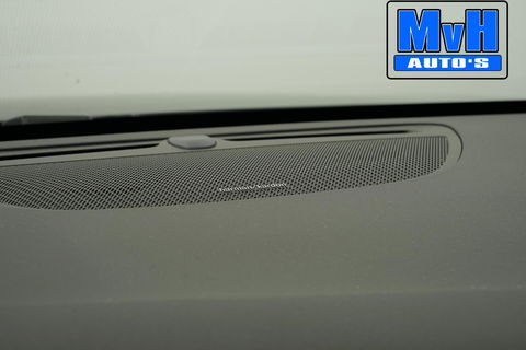 Volvo V60 2.0 B4 R-Design|PANO|H/K AUDIO|STOEL/STUUR.VERW|NAP