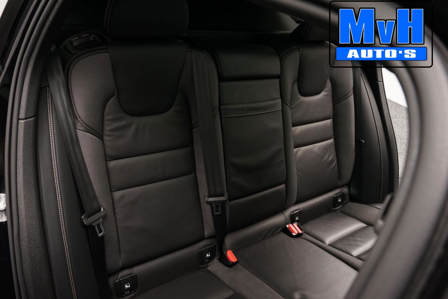 Volvo V60 2.0 B4 R-Design|PANO|H/K AUDIO|STOEL/STUUR.VERW|NAP