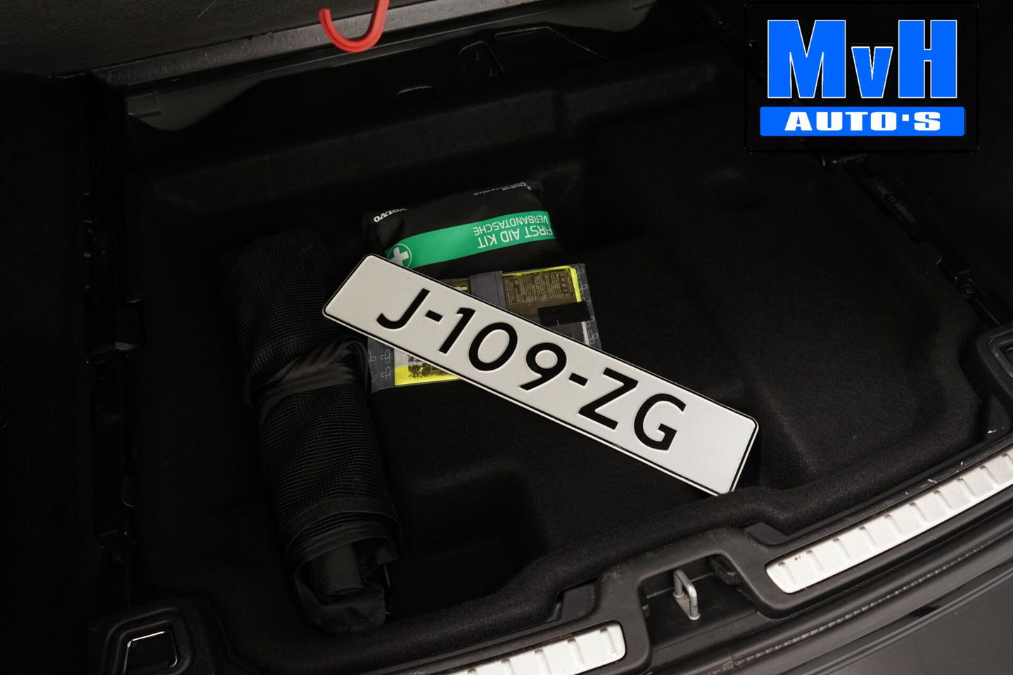 Volvo V60 2.0 B4 R-Design|PANO|H/K AUDIO|STOEL/STUUR.VERW|NAP