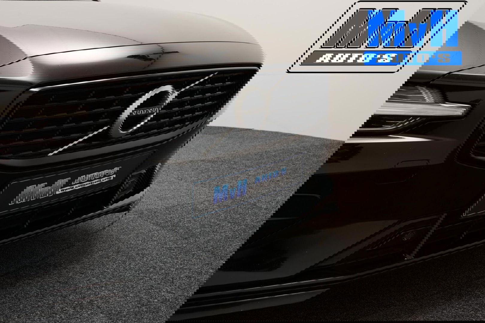 Volvo V60 2.0 B4 R-Design|PANO|H/K AUDIO|STOEL/STUUR.VERW|NAP