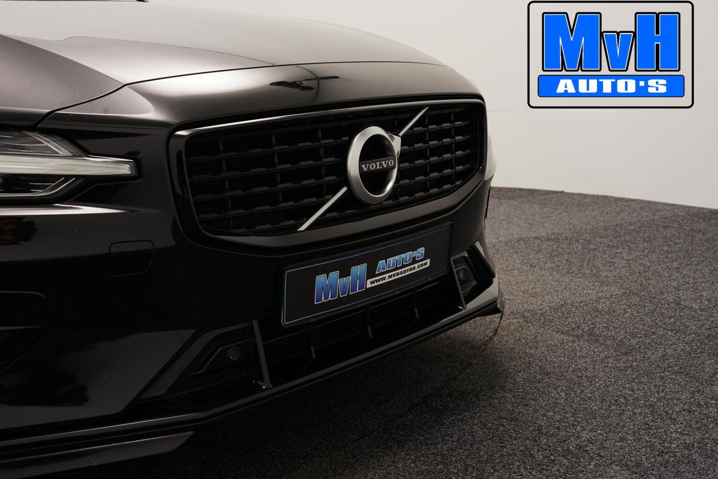 Volvo V60 2.0 B4 R-Design|PANO|H/K AUDIO|STOEL/STUUR.VERW|NAP