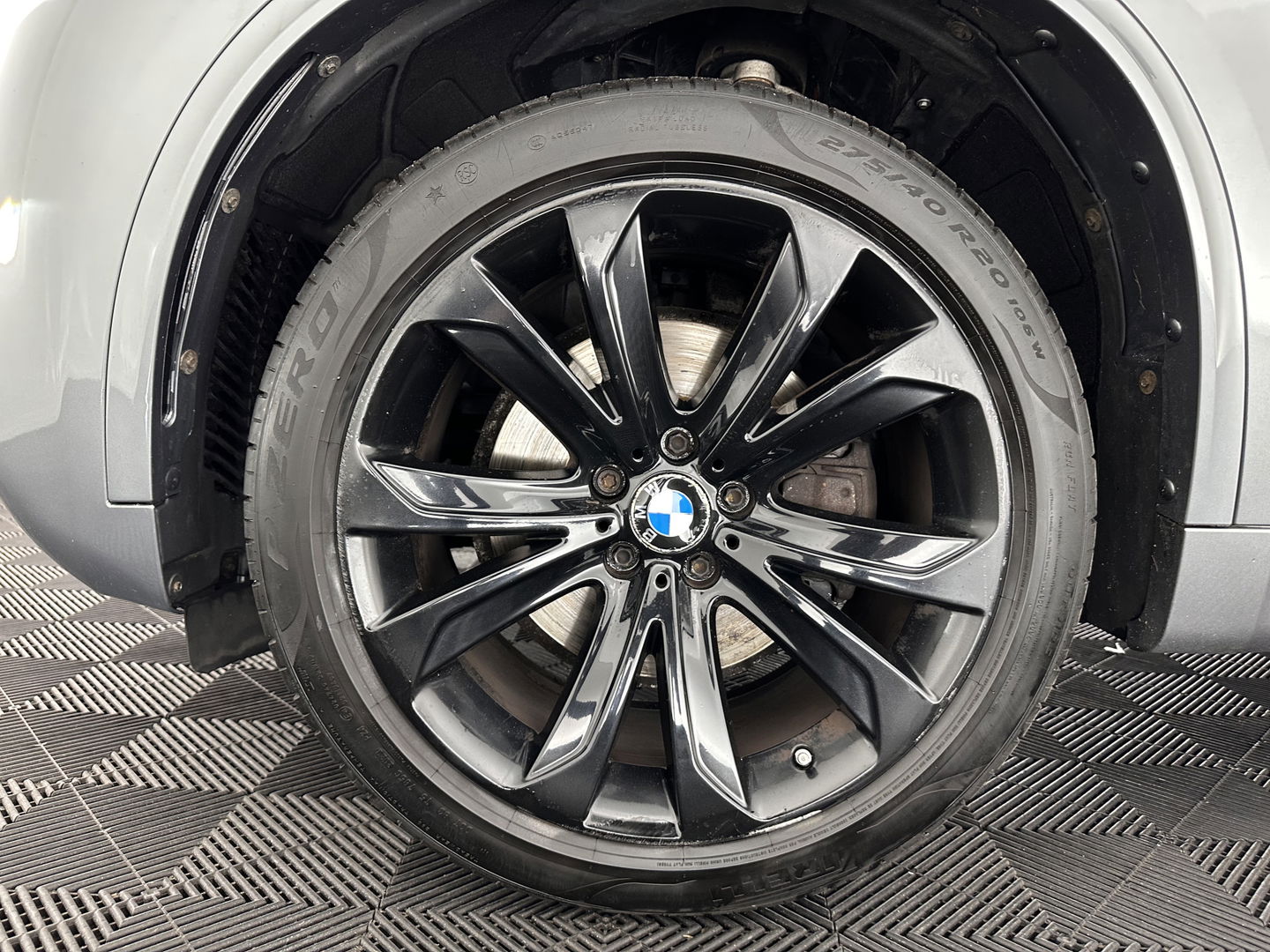 BMW X5 xDrive40d *Right-Hand-Drive* M-Sportpack High Executive [ 7-Pers. ] Aut. *LEATHER | XENON | MEMORY-PACK | HEATED-SPORTSEATS | NAVI-FULLMAP | SHIFTPADDLES | PRIVACYGLASS | ECC | TOWBAR | PDC | CRUISE | 20''ALU*