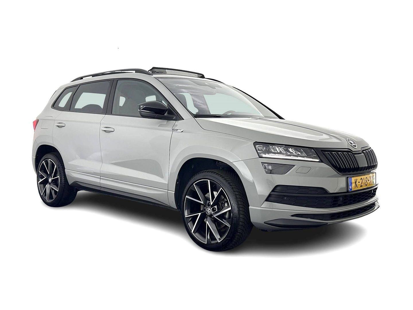 Škoda Karoq 1.5 TSI ACT Sportline Business (INCL-BTW) Aut. *PANO | DIGI-COCKPIT | FULL-LED | ADAPTIVE-CRUISE | CANTON-AUDIO | BLINDSPOT | HEATED-SPORTSEATS | CAMERA | AMBIENTLIGHT | NAVI-FULLMAP | KEYLESS | DAB+ | TOWBAR | PRIVACYGLAS