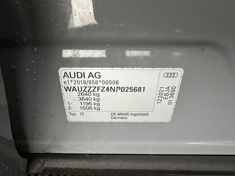 Audi Q4 e-tron 40 S-edition 77 kWh [ 3-Fase-11kW ] {SOH-89%} (INCL-BTW) *HEATPUMP | LEATHER-FABRIC | MATRIX-LED | ADAPTIVE-CRUISE | HEATED-SPORTSEATS | AMBIENTLIGHT | DIGI-COCKPIT | CAMERA | KEYLESS | DAB+ | NAVI-FULLMAP | TOWBAR | PRIVACYGLASS | 20"AL
