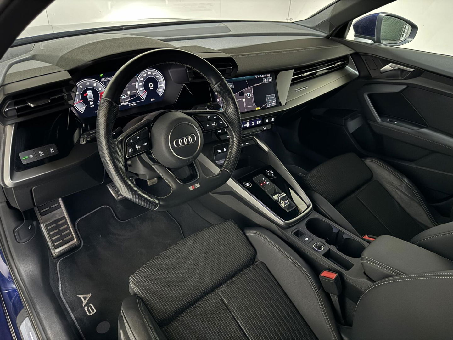 Audi A3 Limousine 35 TFSI S-Line Black Edition CarPlay Camera