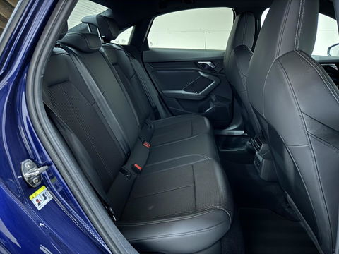 Audi A3 Limousine 35 TFSI S-Line Black Edition CarPlay Camera