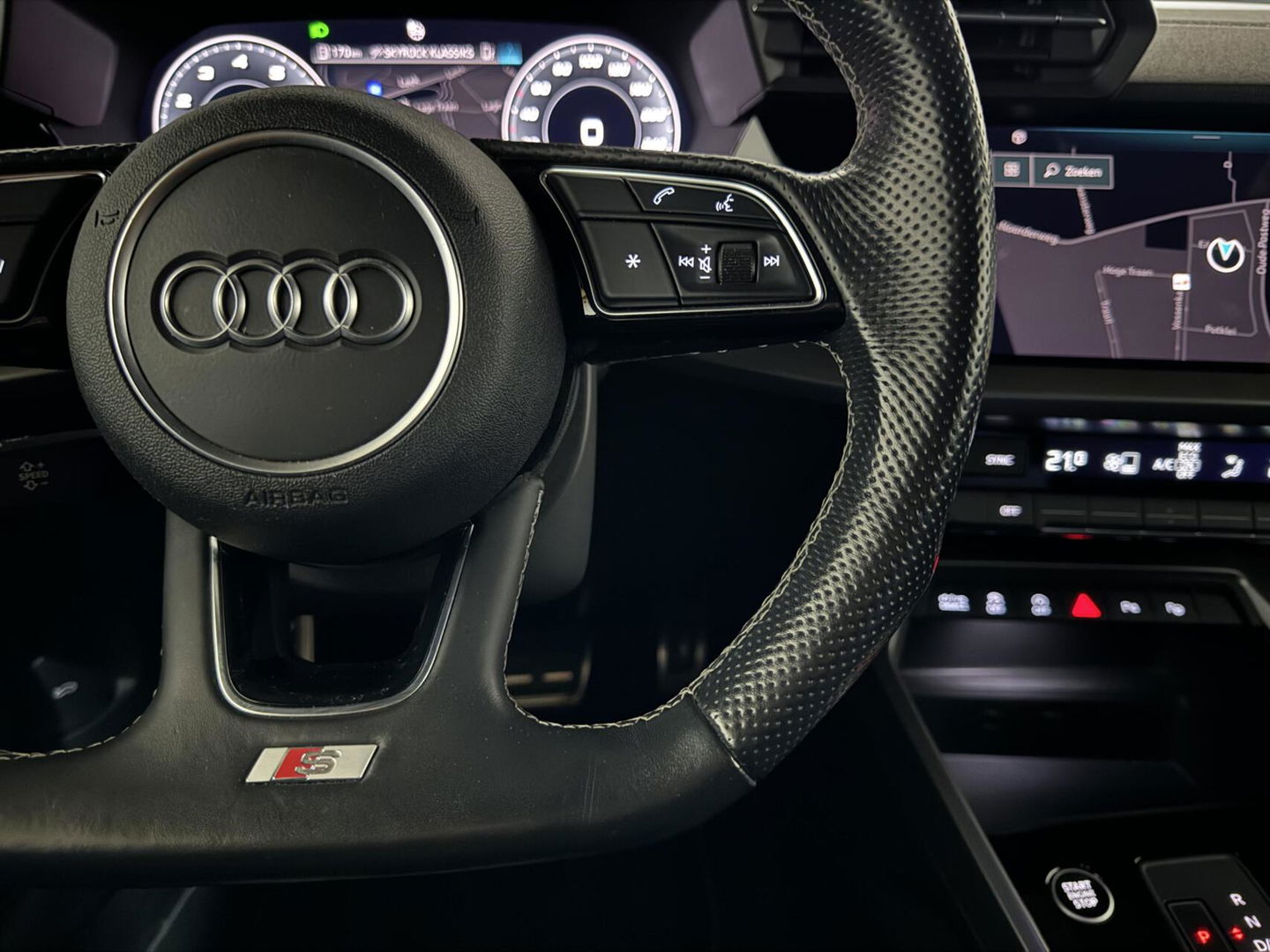 Audi A3 Limousine 35 TFSI S-Line Black Edition CarPlay Camera