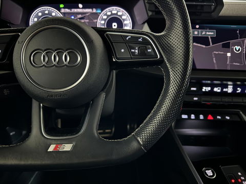 Audi A3 Limousine 35 TFSI S-Line Black Edition CarPlay Camera