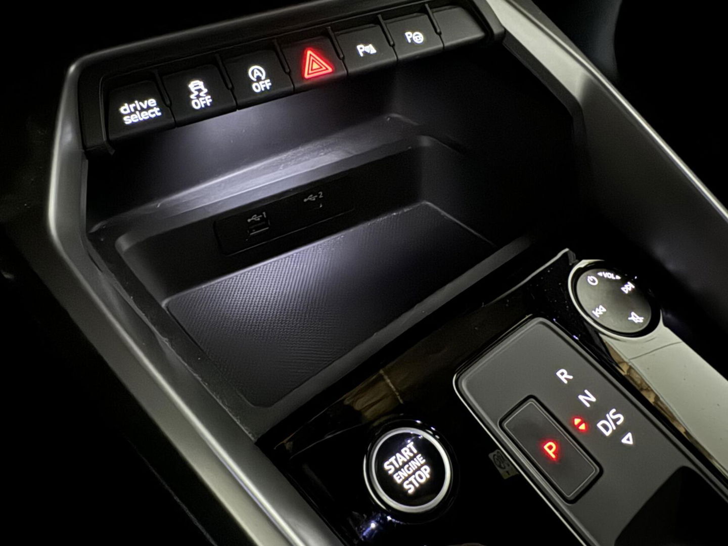 Audi A3 Limousine 35 TFSI S-Line Black Edition CarPlay Camera