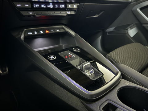 Audi A3 Limousine 35 TFSI S-Line Black Edition CarPlay Camera