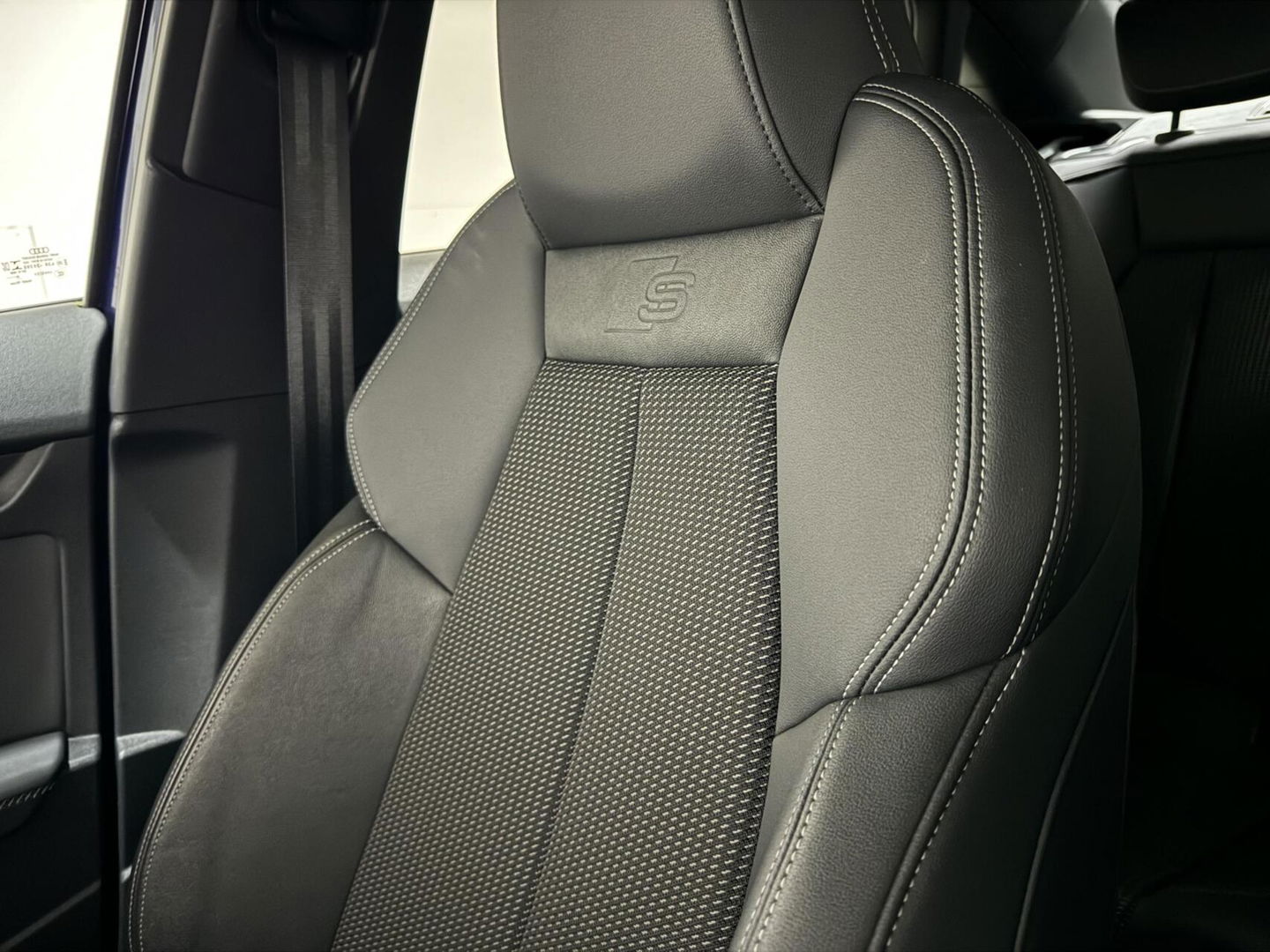 Audi A3 Limousine 35 TFSI S-Line Black Edition CarPlay Camera