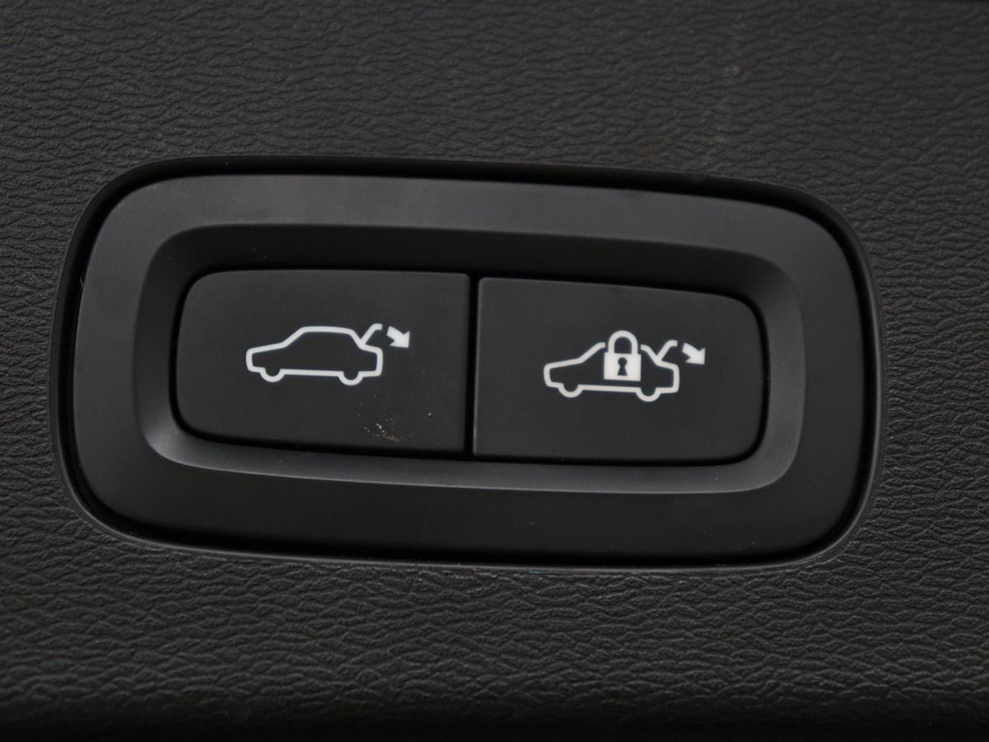 Volvo V60 2.0 T6 Recharge AWD Business Pro | Trekhaak | 360 Camera | Adaptive Cruise | Navigatie | Carplay | Full LED | PHEV | Plug In