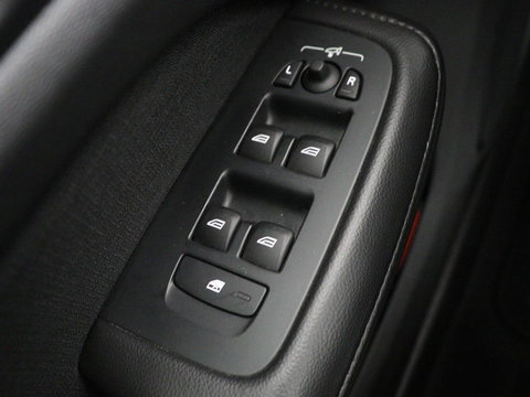 Volvo V60 2.0 T6 Recharge AWD Business Pro | Trekhaak | 360 Camera | Adaptive Cruise | Navigatie | Carplay | Full LED | PHEV | Plug In