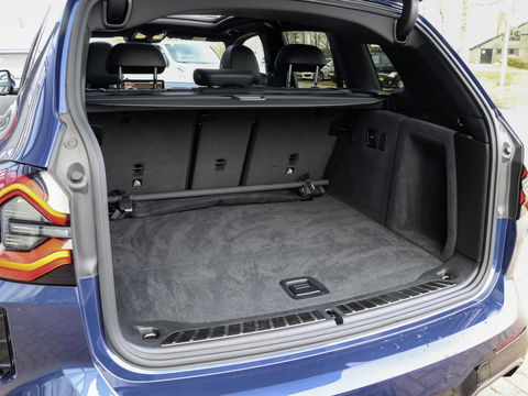 BMW iX3 High Executive 80 kWh M Sport Pano Laser ACC Harman Kardon Trekhaak