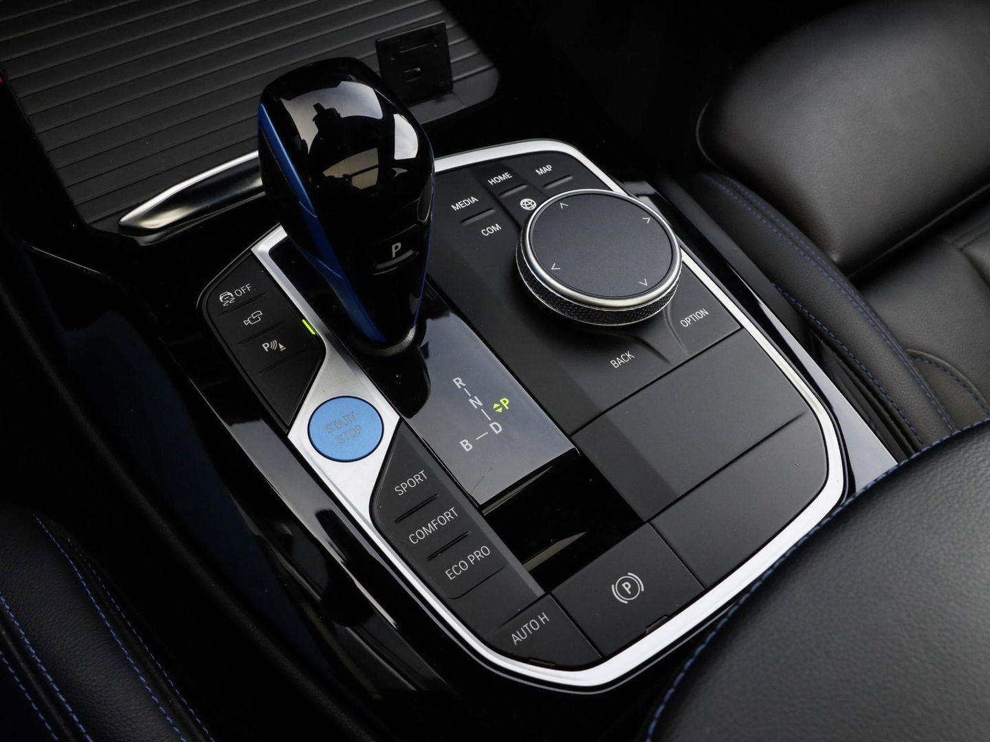 BMW iX3 High Executive 80 kWh M Sport Pano Laser ACC Harman Kardon Trekhaak