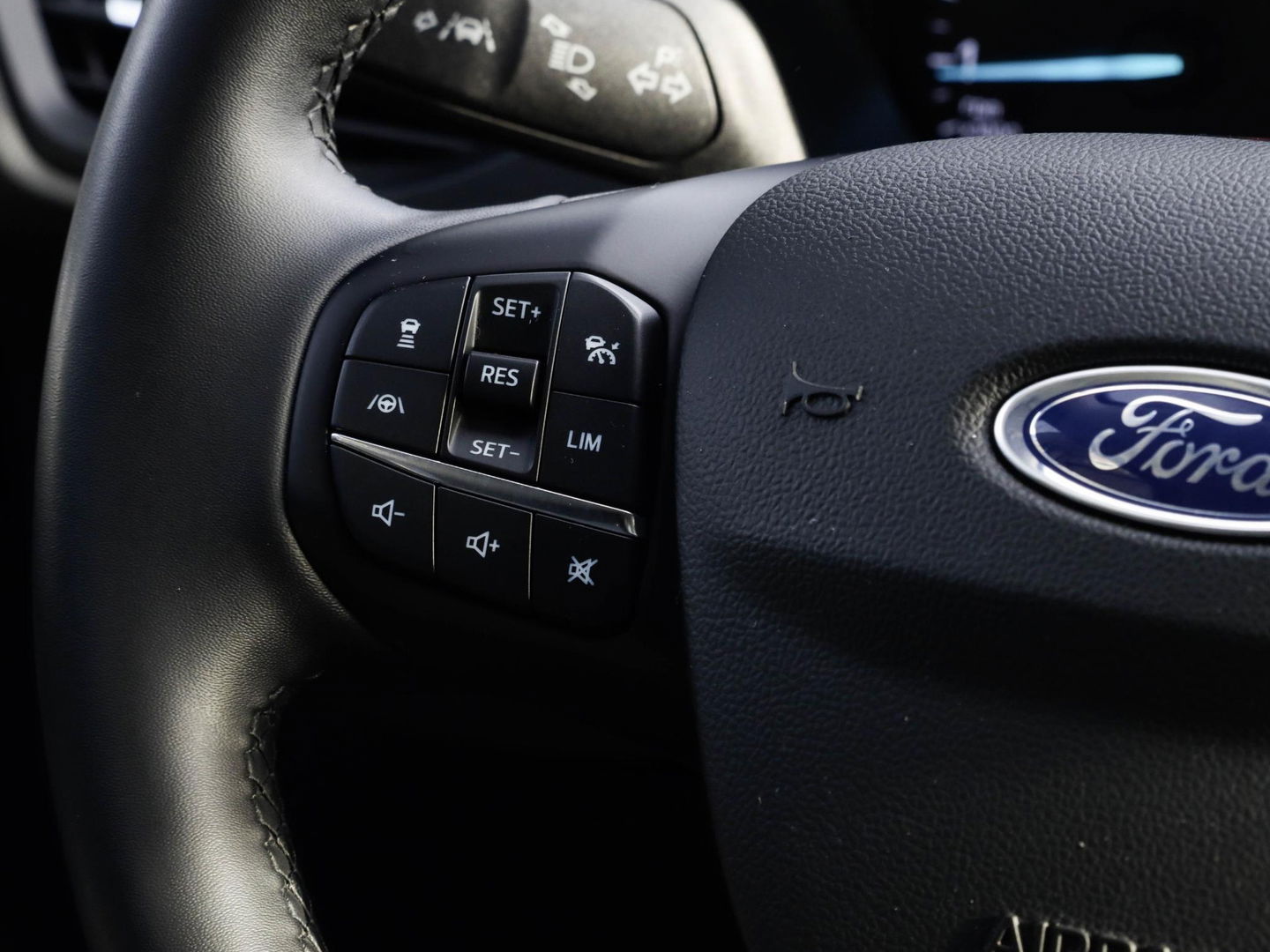 Ford Focus Active 1.0 EcoBoost Hybrid Titanium Style Automaat