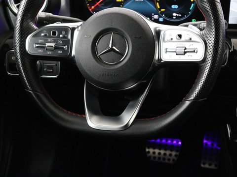 Mercedes-Benz CLA-Klasse 250e AMG | SOH 98% | Stoelverwarming | Widescreen | Sfeerverlichting | Full LED | Park Assist | Camera | Navigatie | Half leder | PHEV | Plug In