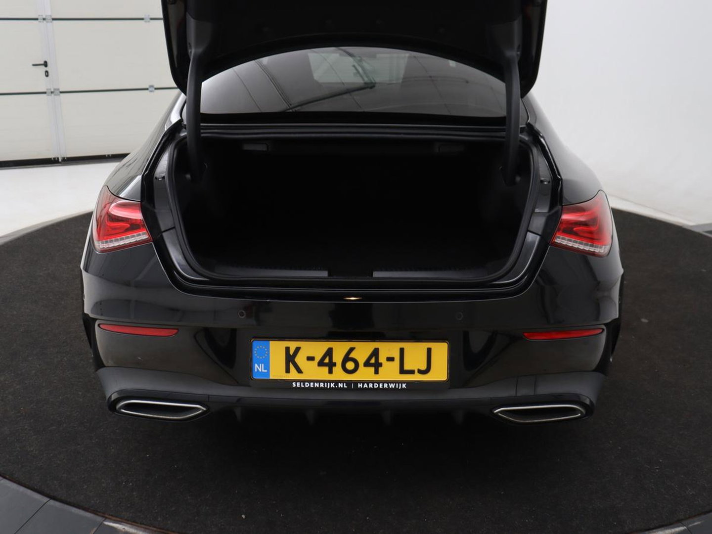 Mercedes-Benz CLA-Klasse 250e AMG | SOH 98% | Stoelverwarming | Widescreen | Sfeerverlichting | Full LED | Park Assist | Camera | Navigatie | Half leder | PHEV | Plug In