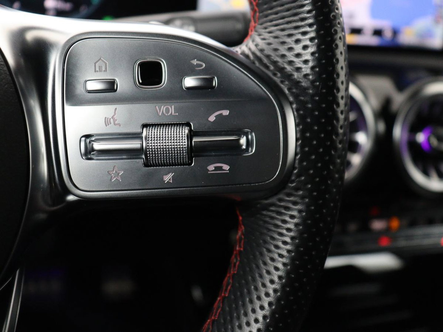 Mercedes-Benz CLA-Klasse 250e AMG | SOH 98% | Stoelverwarming | Widescreen | Sfeerverlichting | Full LED | Park Assist | Camera | Navigatie | Half leder | PHEV | Plug In