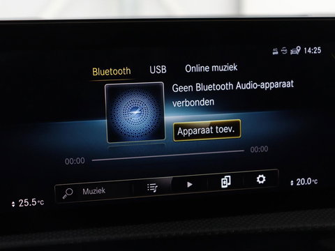 Mercedes-Benz CLA-Klasse 250e AMG | SOH 98% | Stoelverwarming | Widescreen | Sfeerverlichting | Full LED | Park Assist | Camera | Navigatie | Half leder | PHEV | Plug In