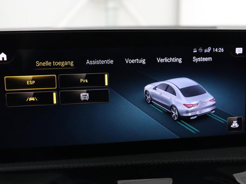 Mercedes-Benz CLA-Klasse 250e AMG | SOH 98% | Stoelverwarming | Widescreen | Sfeerverlichting | Full LED | Park Assist | Camera | Navigatie | Half leder | PHEV | Plug In