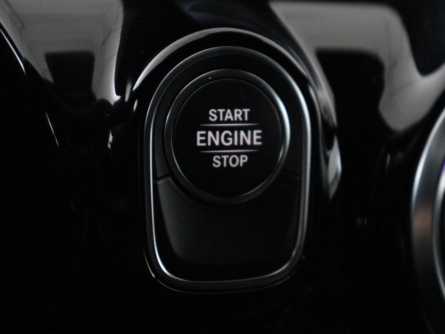 Mercedes-Benz CLA-Klasse 250e AMG | SOH 98% | Stoelverwarming | Widescreen | Sfeerverlichting | Full LED | Park Assist | Camera | Navigatie | Half leder | PHEV | Plug In