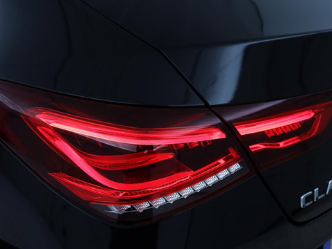 Mercedes-Benz CLA-Klasse 250e AMG | SOH 98% | Stoelverwarming | Widescreen | Sfeerverlichting | Full LED | Park Assist | Camera | Navigatie | Half leder | PHEV | Plug In