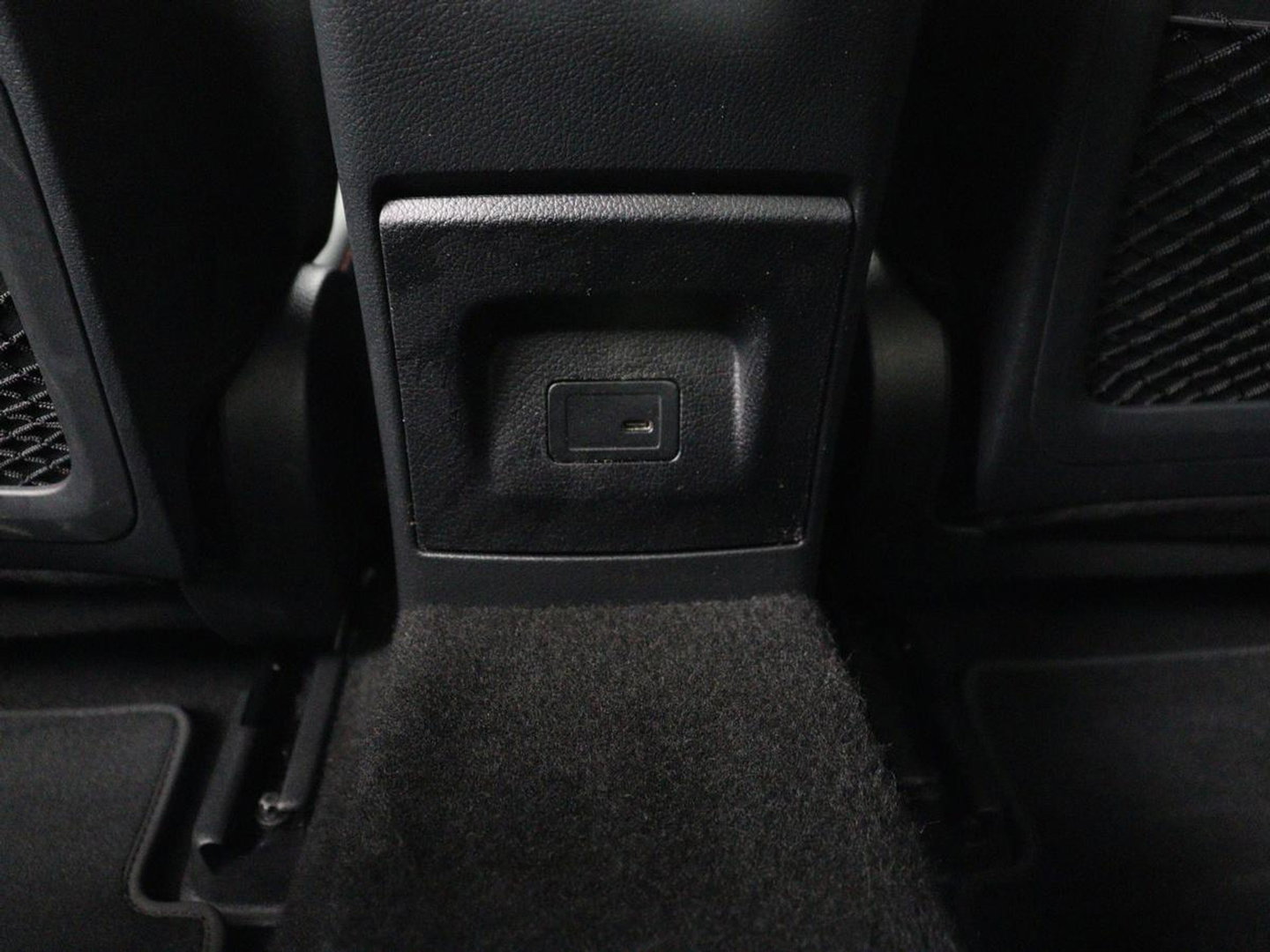 Mercedes-Benz CLA-Klasse 250e AMG | SOH 98% | Stoelverwarming | Widescreen | Sfeerverlichting | Full LED | Park Assist | Camera | Navigatie | Half leder | PHEV | Plug In