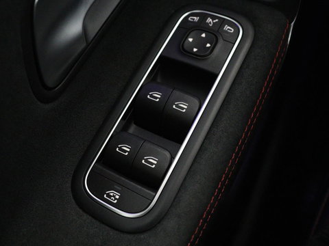Mercedes-Benz CLA-Klasse 250e AMG | SOH 98% | Stoelverwarming | Widescreen | Sfeerverlichting | Full LED | Park Assist | Camera | Navigatie | Half leder | PHEV | Plug In