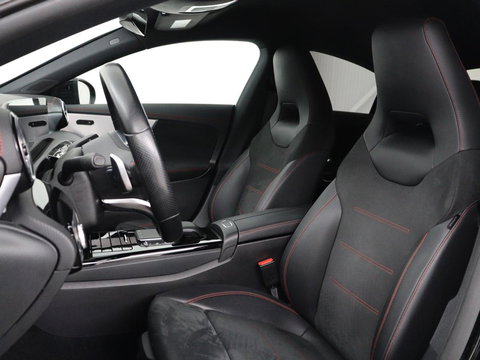 Mercedes-Benz CLA-Klasse 250e AMG | SOH 98% | Stoelverwarming | Widescreen | Sfeerverlichting | Full LED | Park Assist | Camera | Navigatie | Half leder | PHEV | Plug In