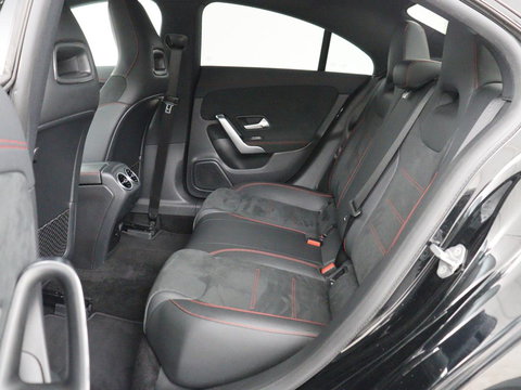 Mercedes-Benz CLA-Klasse 250e AMG | SOH 98% | Stoelverwarming | Widescreen | Sfeerverlichting | Full LED | Park Assist | Camera | Navigatie | Half leder | PHEV | Plug In