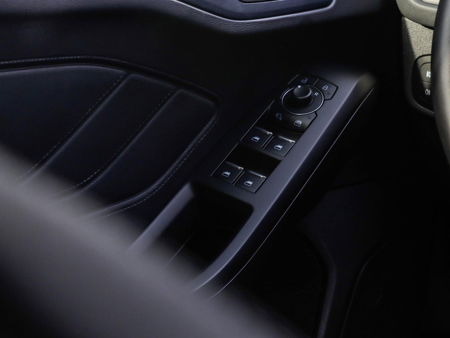 Ford Focus Active 1.0 EcoBoost Hybrid Titanium Style Automaat