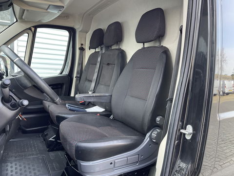 Peugeot Boxer 335 2.2 BlueHDi 165pk L2H2 Premium / vaste prijs rijklaar € 16.950 ex btw / lease vanaf € 285 / airco / cruise / navigatie / euro 6 / bpm vrij / trekhaak 2500 kg !