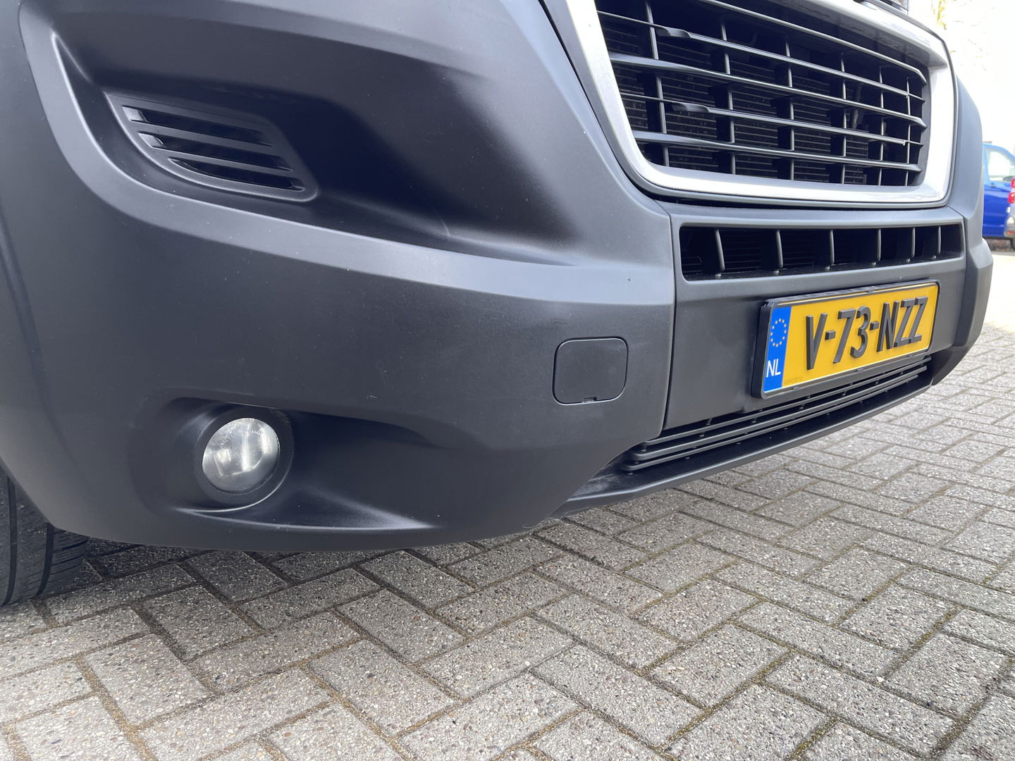 Peugeot Boxer 335 2.2 BlueHDi 165pk L2H2 Premium / vaste prijs rijklaar € 16.950 ex btw / lease vanaf € 285 / airco / cruise / navigatie / euro 6 / bpm vrij / trekhaak 2500 kg !