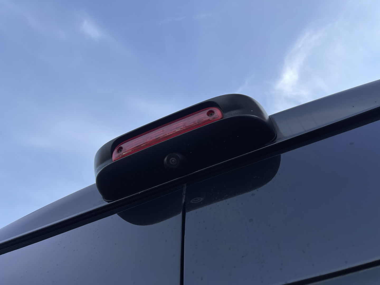 Peugeot Boxer 335 2.2 BlueHDi 165pk L2H2 Premium / vaste prijs rijklaar € 16.950 ex btw / lease vanaf € 285 / airco / cruise / navigatie / euro 6 / bpm vrij / trekhaak 2500 kg !