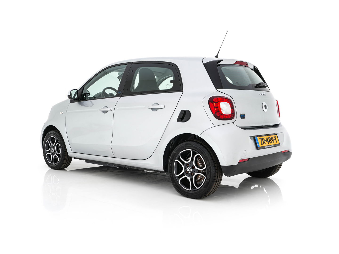 Smart Forfour EQ Business Solution {SOH-87%} (INCL-BTW) Aut. *NAVI-FULLMAP | LEATHER | ECC | CRUISE | HEATED-COMFORT-SEATS | 15"ALU*