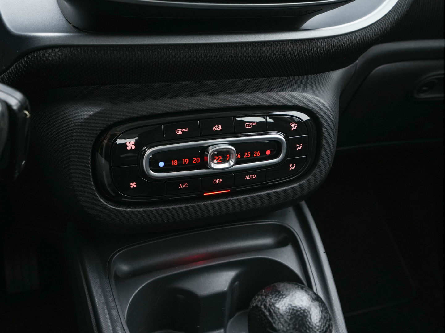 Smart Forfour EQ Business Solution {SOH-87%} (INCL-BTW) Aut. *NAVI-FULLMAP | LEATHER | ECC | CRUISE | HEATED-COMFORT-SEATS | 15"ALU*