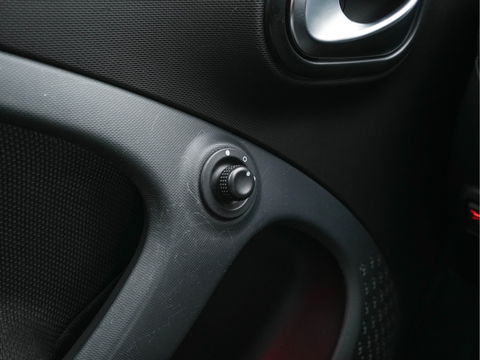 Smart Forfour EQ Business Solution {SOH-87%} (INCL-BTW) Aut. *NAVI-FULLMAP | LEATHER | ECC | CRUISE | HEATED-COMFORT-SEATS | 15"ALU*