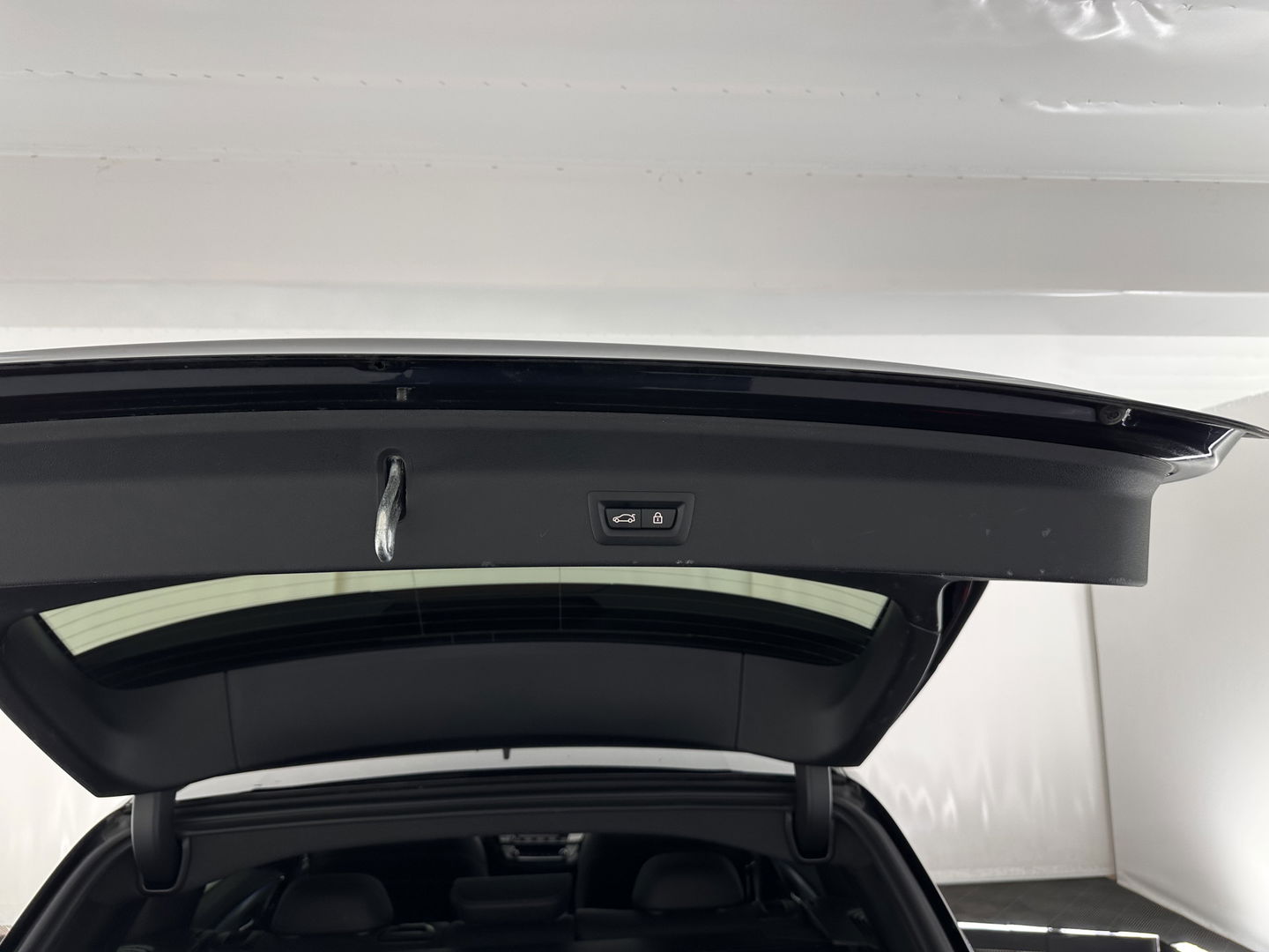 BMW iX3 High Executive 80 kWh [ 3-Fase-11kW ] {SOH-98%} (INCL-BTW) Aut. *PANO | LEATHER | HARMAN/KARDON | FULL-LED | BLINDSPOT | MEMORY-PACK | DIGI-COCKPIT | HEATED-SPORTSEATS | KEYLESS | TOPVIEW | DAB+ | NAVI-FULLMAP | HEAD-UP | PRIVACY-GLASS | .