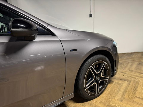 Mercedes-Benz A-Klasse 250 e Business Solution AMG PANO HUD CAM